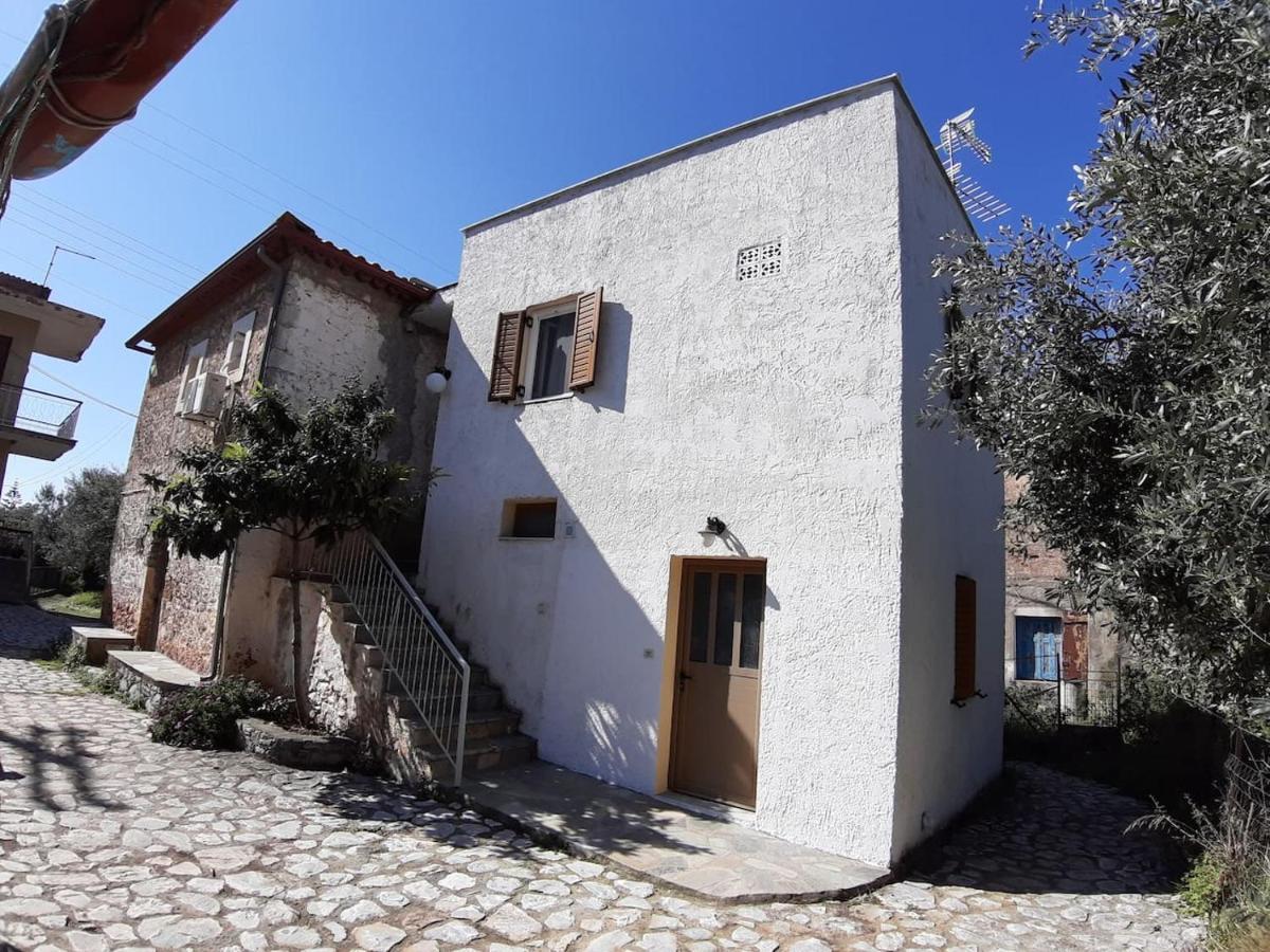 Pirgaki Studios Kardhamili Bagian luar foto